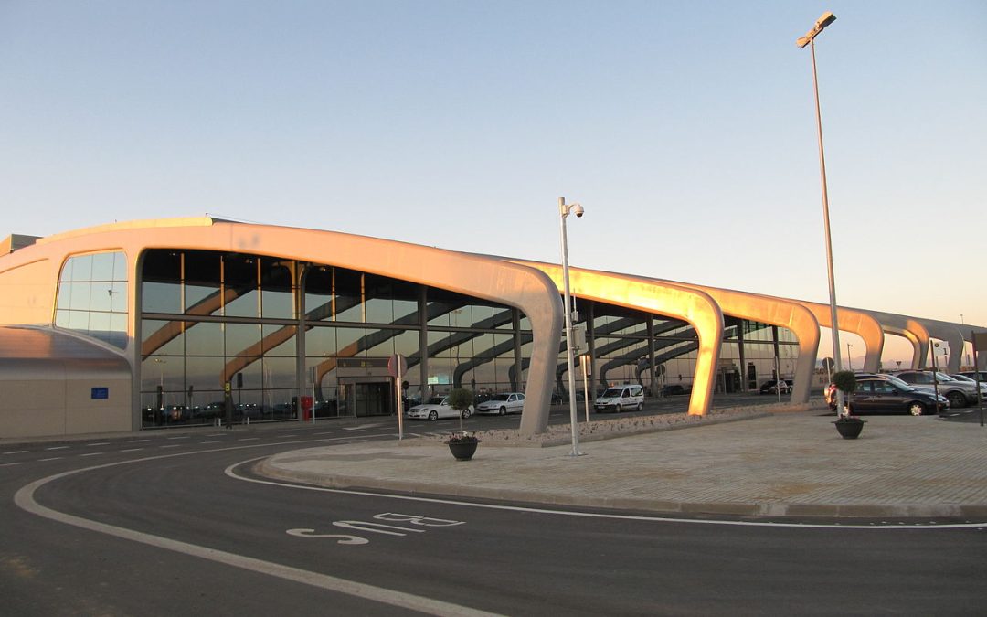 OCEM’s LED lights illuminate the runway centreline at León Airport