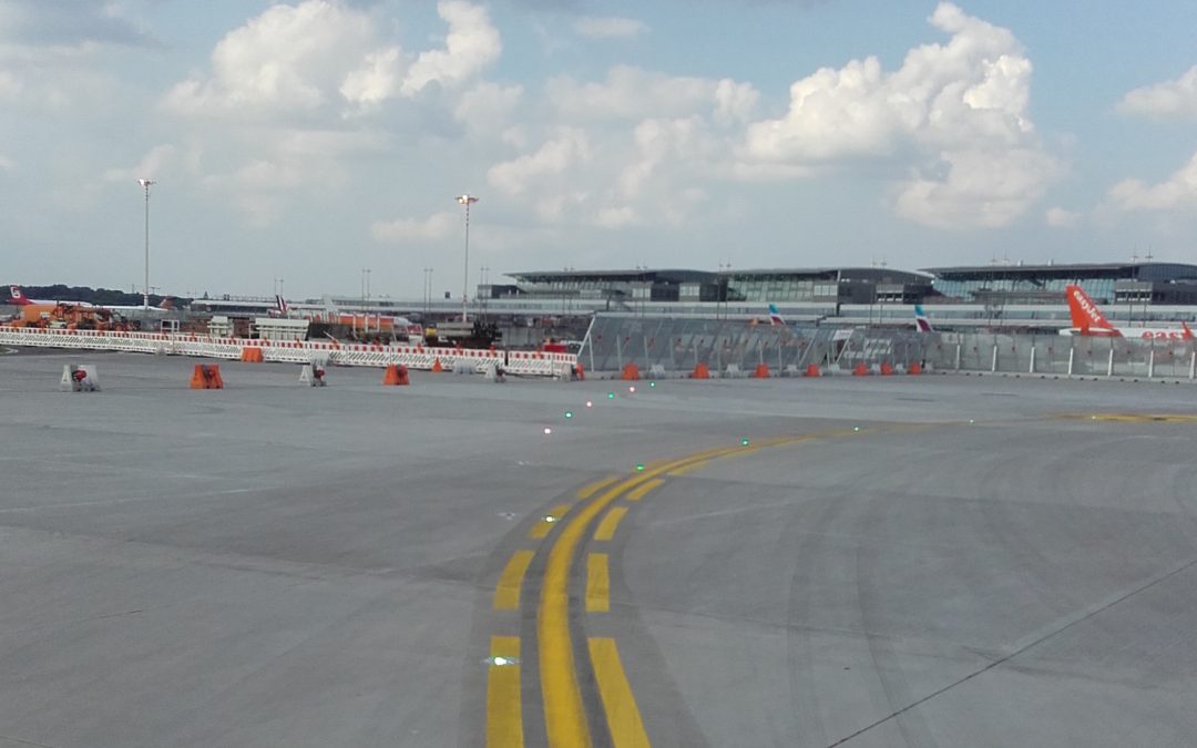 Hamburg Airport chooses OCEM’s LED lighting signals following year of record growth
